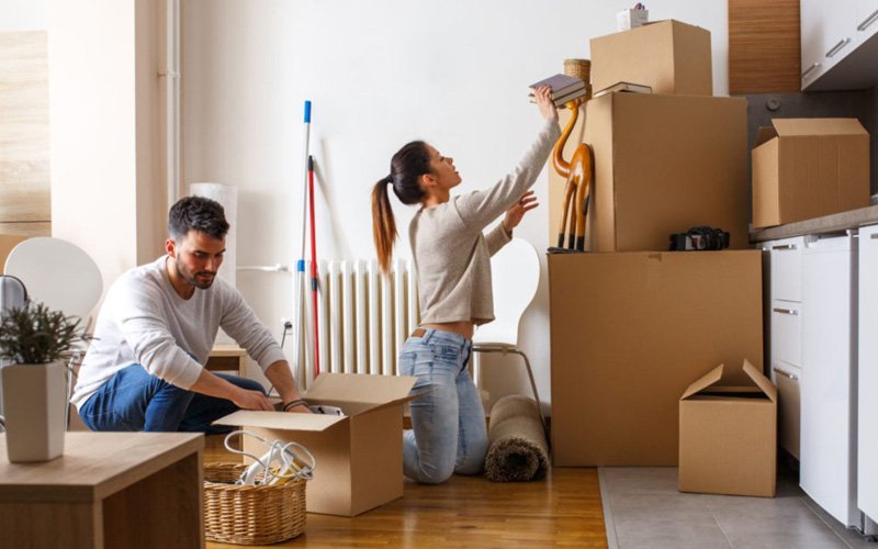 Professional packers and movers in Jharkhand and Bihar packing household goods with care for safe relocation services